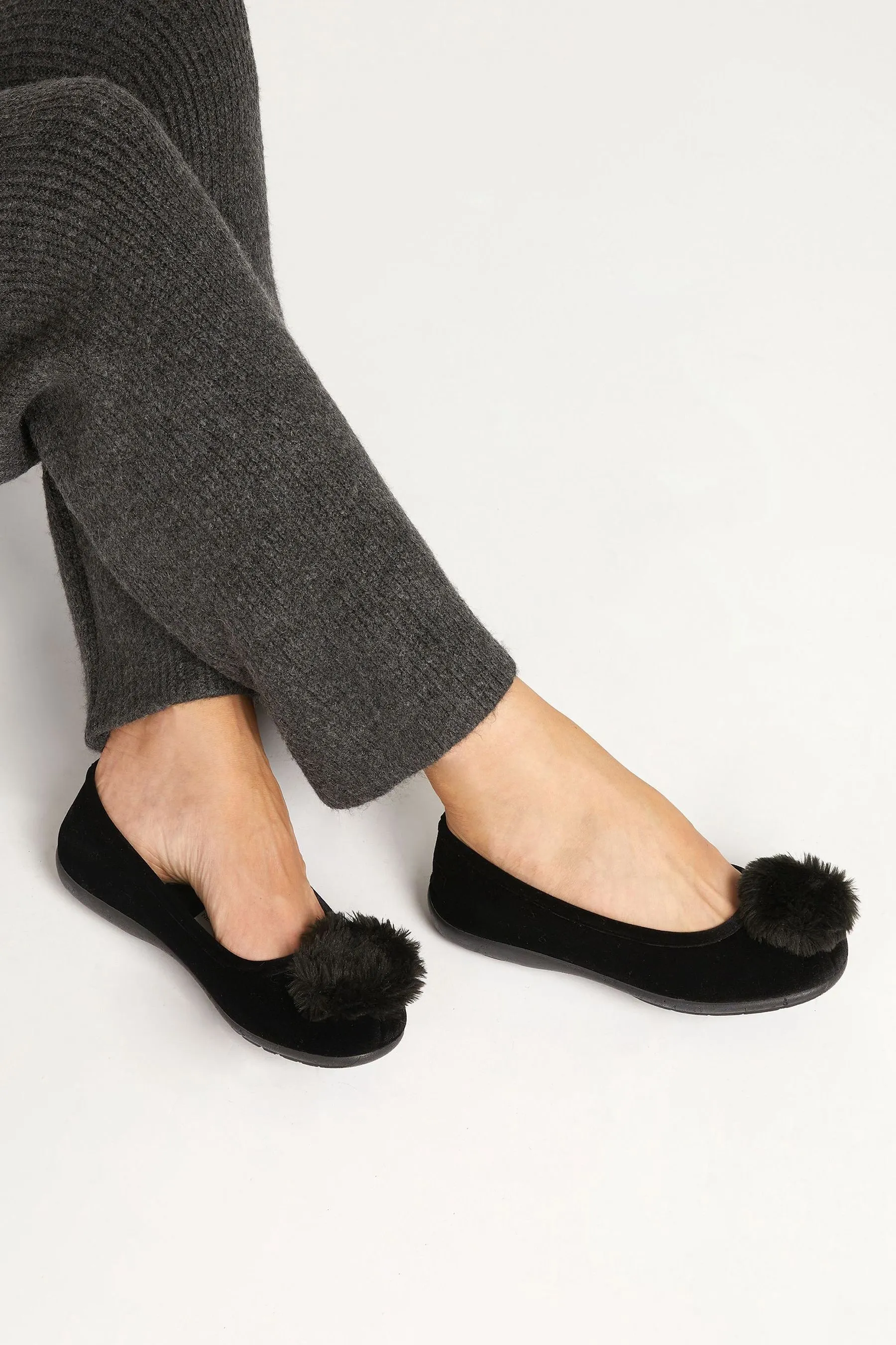 Jones Bootmaker - Erika - Pantofole con Grigio e pompon